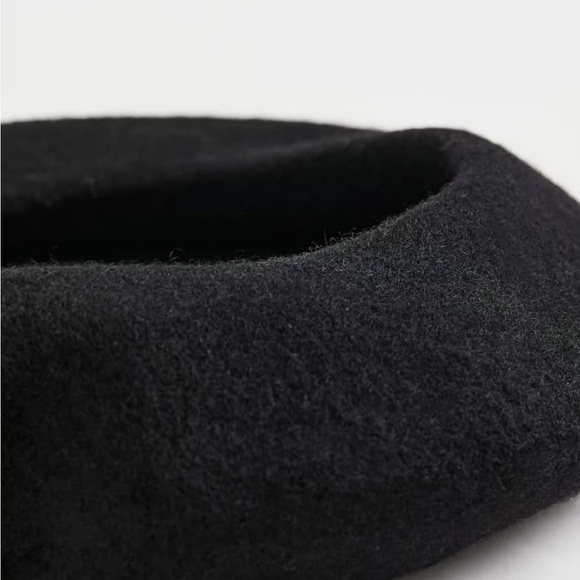 NWT H&M Premium Wool Beret - Picture 2 of 3